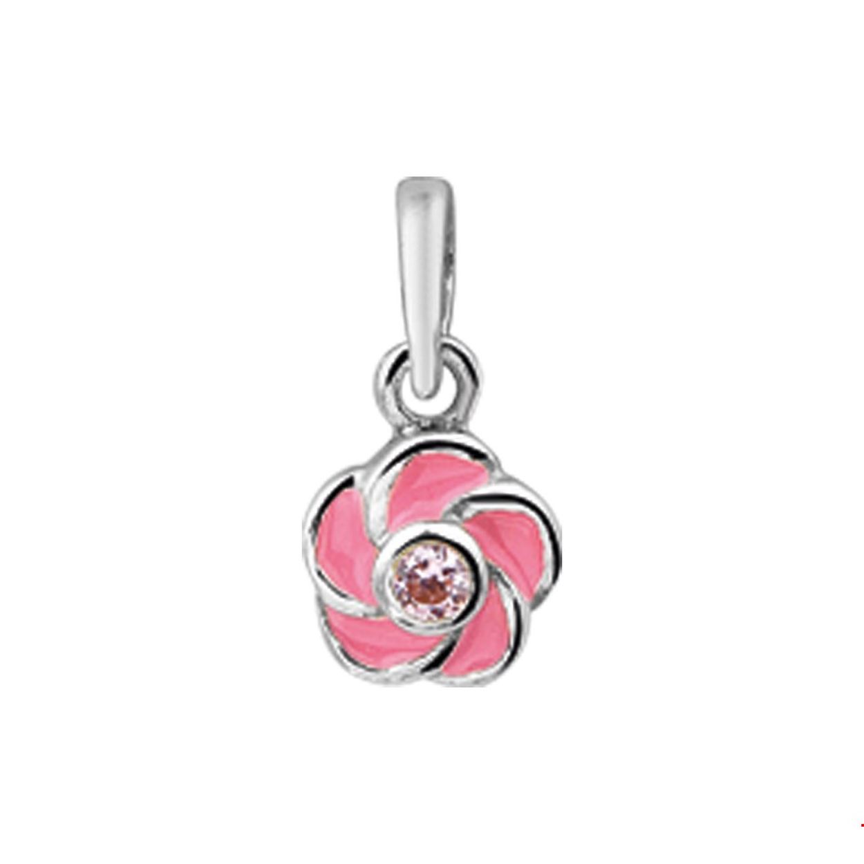 Beschrijving: Zilveren hanger met een bloem van roze emaille. 
Doelgroep: kinderen
Breedte: 7 mm
Hoogte: 9 mm