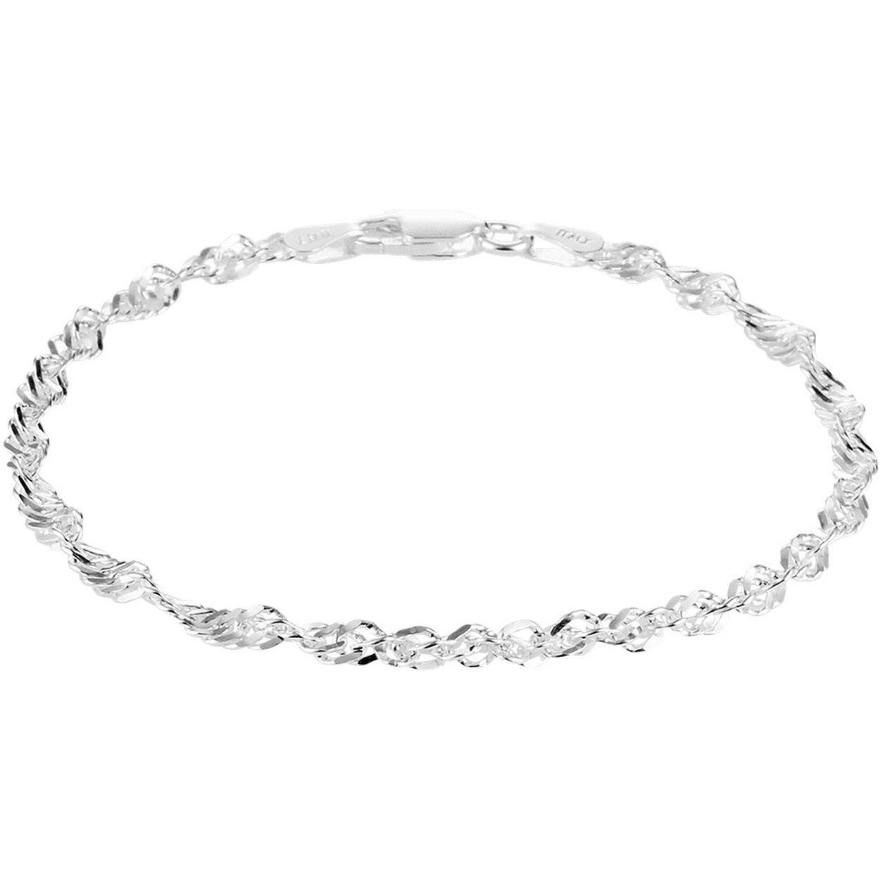 Deze zilveren singapore armband heeft een draaglengte van 17cm en een schakelbreedte van 2.75mm. Uitgevoerd met een stevige karabijn sluiting. Tip: De armband is perfect te combineren met een bijpassend collier uit onze collectie!
Breedte: 2.75 mm
Langste lengte: 17 mm