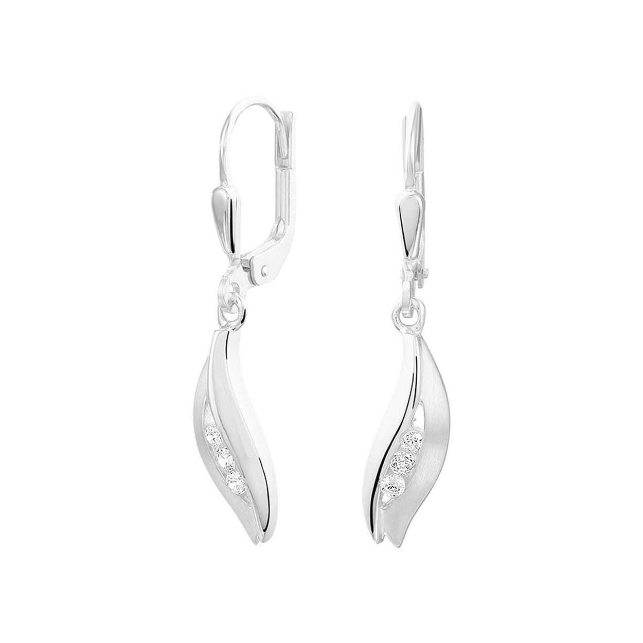 Beschrijving: Sierlijke zilveren oorhangers met schitterende details zoals de sprankelende zirkonia rij en de poli/matte afwerking. De oorhangers hebben een totale hoogte van 3cm.
Doelgroep: dames
Breedte: 5.4 mm
Hoogte: 30 mm
Zetting: entourage (rail zetting)