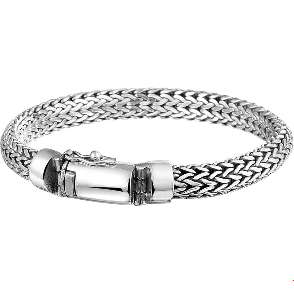 Beschrijving: Geoxideerd zilveren schakelarmband met een vossestaart schakel. 
Uniekenummer serie: 32379
Verpakt per: 1
Doelgroep: heren
Breedte: 8 mm
Langste lengte: 18 mm