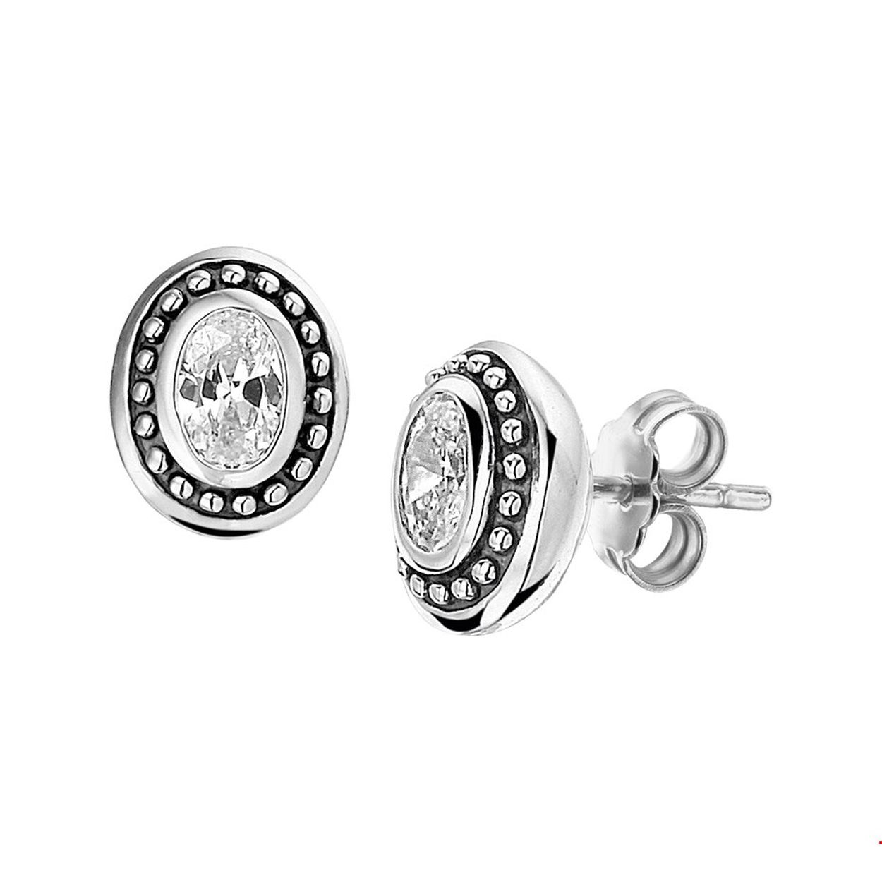 Geoxideerd zilveren oorknoppen met zirkonia. 
Breedte: 8.5 mm
Hoogte: 10.5 mm
Zetting: solitaire (kastzetting)