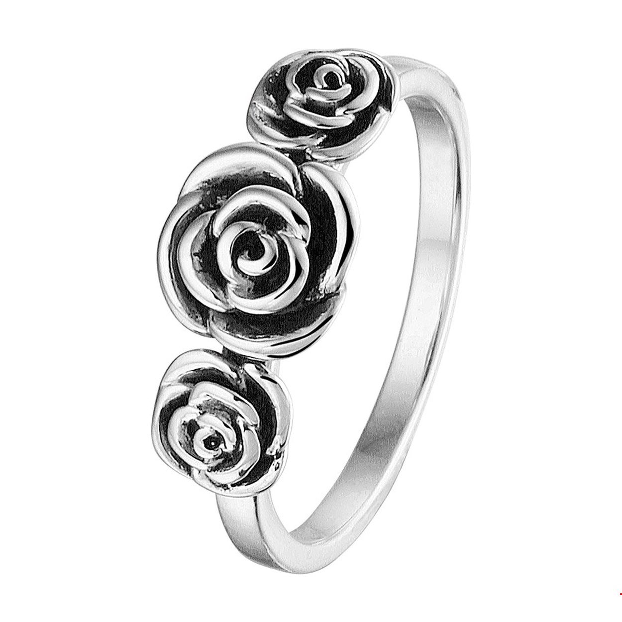 Beschrijving: Zilver geoxideerde ring van 7.5mm breed uitgevoerd met 3 gedetailleerde rozen. Het donkere uiterlijk van de geoxideerd zilver rozen geeft deze ring een waanzinnige vintage look. 
Uniekenummer serie: 39754
Verpakt per: 1
Doelgroep: dames
Ringmaat: 17.25 mm (54)
Breedte: 7.5 mm