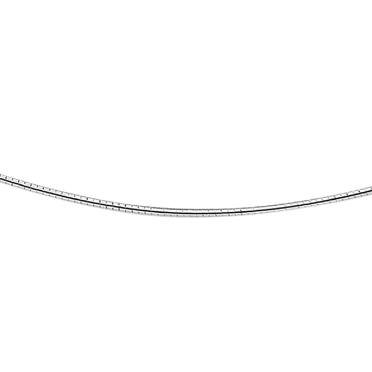 De collier is gemaakt van gerhodineerd zilver en is zilverkleurig. Het is een sieraad voor dames.