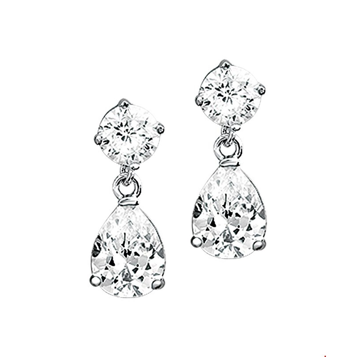 Beschrijving: Gerhodineerd zilveren oorhangers met zirkonia. De maten van de stenen zijn 5mm en 9x6mm.
Doelgroep: dames
Breedte: 6 mm
Hoogte: 18.5 mm
Zetting: solitaire (chatonzetting)