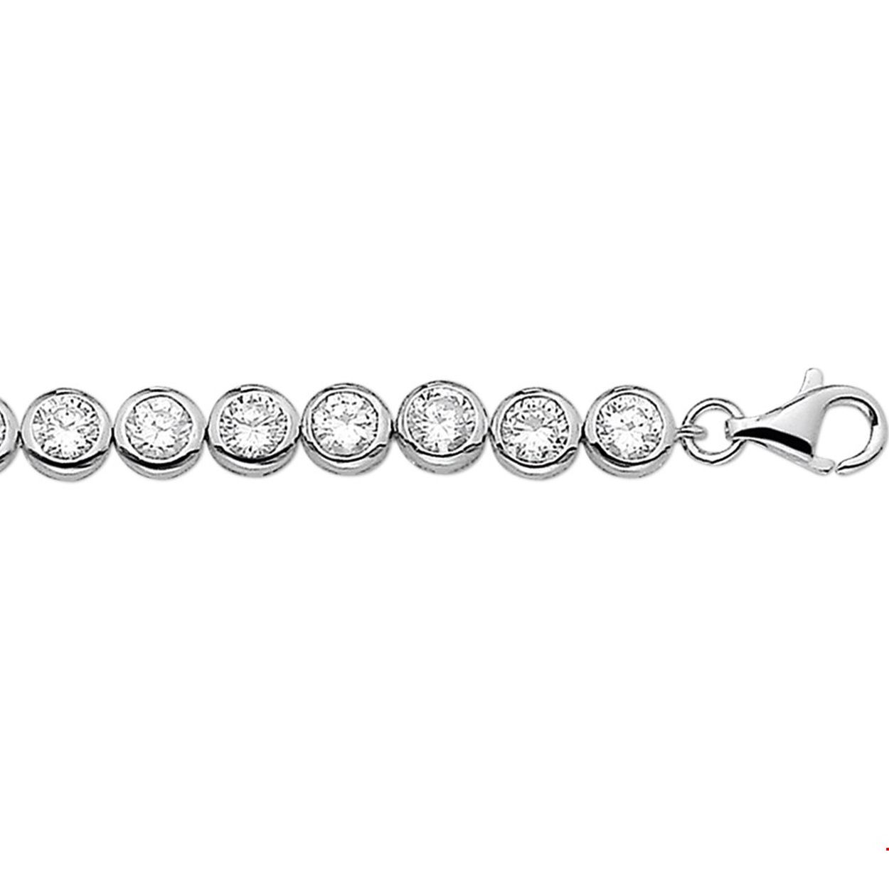 Beschrijving: Gerhodineerd zilveren tennisarmband met zirkonia. 
Uniekenummer serie: 29194
Verpakt per: 1
Doelgroep: dames
Breedte: 6 mm
Langste lengte: 19 mm
Zetting: alliance (kastzetting)