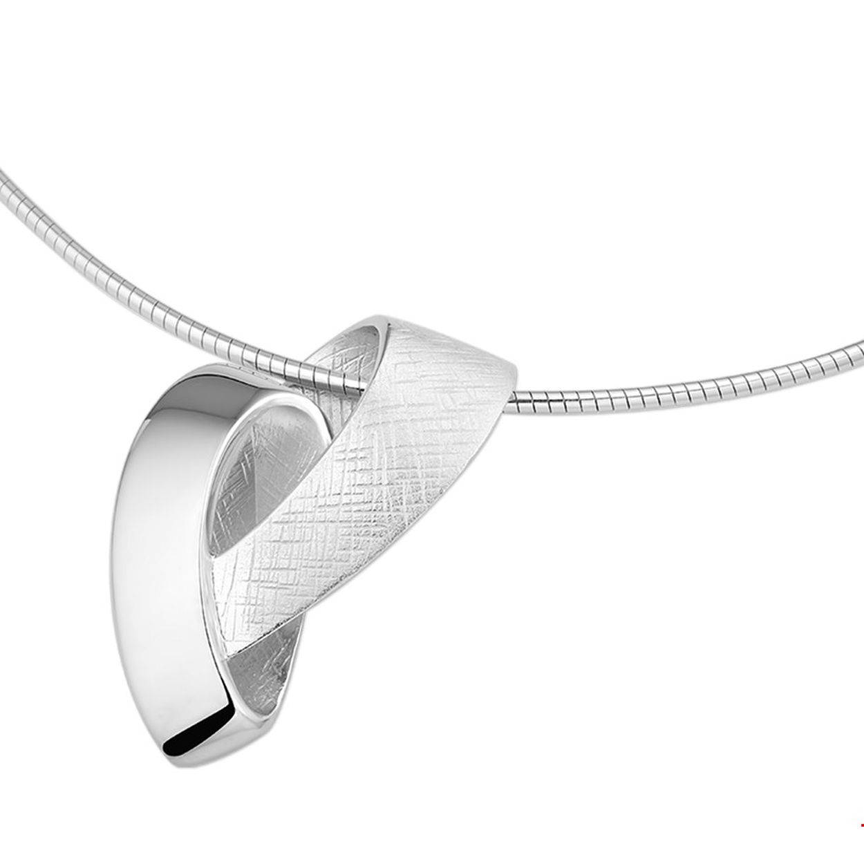 Beschrijving: Gerhodineerd zilveren collier met een poli en gescratchte afwerking.
Verpakt per: 1
Doelgroep: dames
Breedte: 22 mm
Kortste lengte: 42 mm
Langste lengte: 45 mm
Hoogte: 36 mm