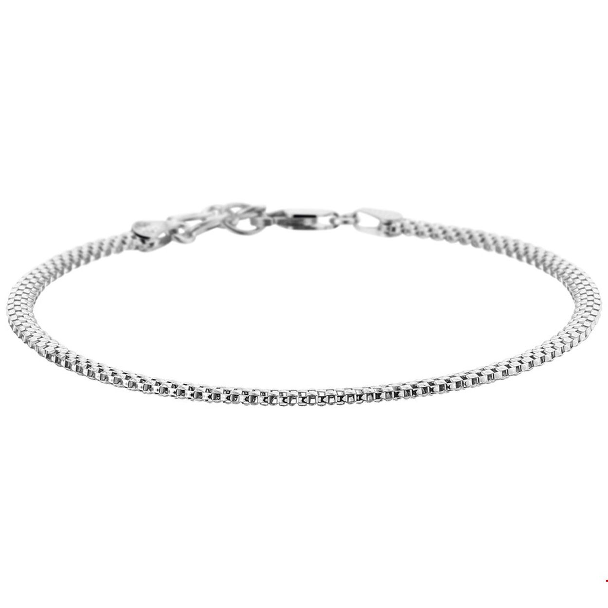 Beschrijving: Deze zilveren armband is de perfecte aanvulling op jouw armcandy. De textuur is subtiel en opvallend tegelijk. Details: Gerhodineerd zilveren armband met textuur. De lengte bedraagt 18cm met 2cm extensie. De armband is onderdeel van een set. 
Verpakt per: 1
Doelgroep: dames
Breedte: 3 mm
Kortste lengte: 18 mm
Langste lengte: 20 mm