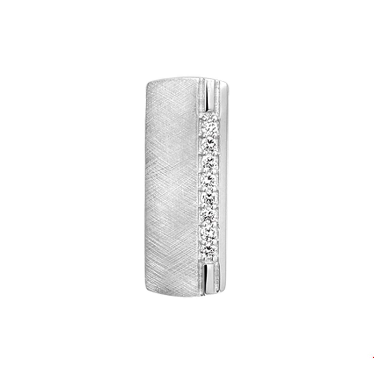 Beschrijving: Gerhodineerd zilveren hanger met zirkonia en een poli en gescratchte afwerking.
Verpakt per: 1
Doelgroep: dames
Breedte: 8 mm
Hoogte: 20 mm
Zetting: entourage (rijzetting)
