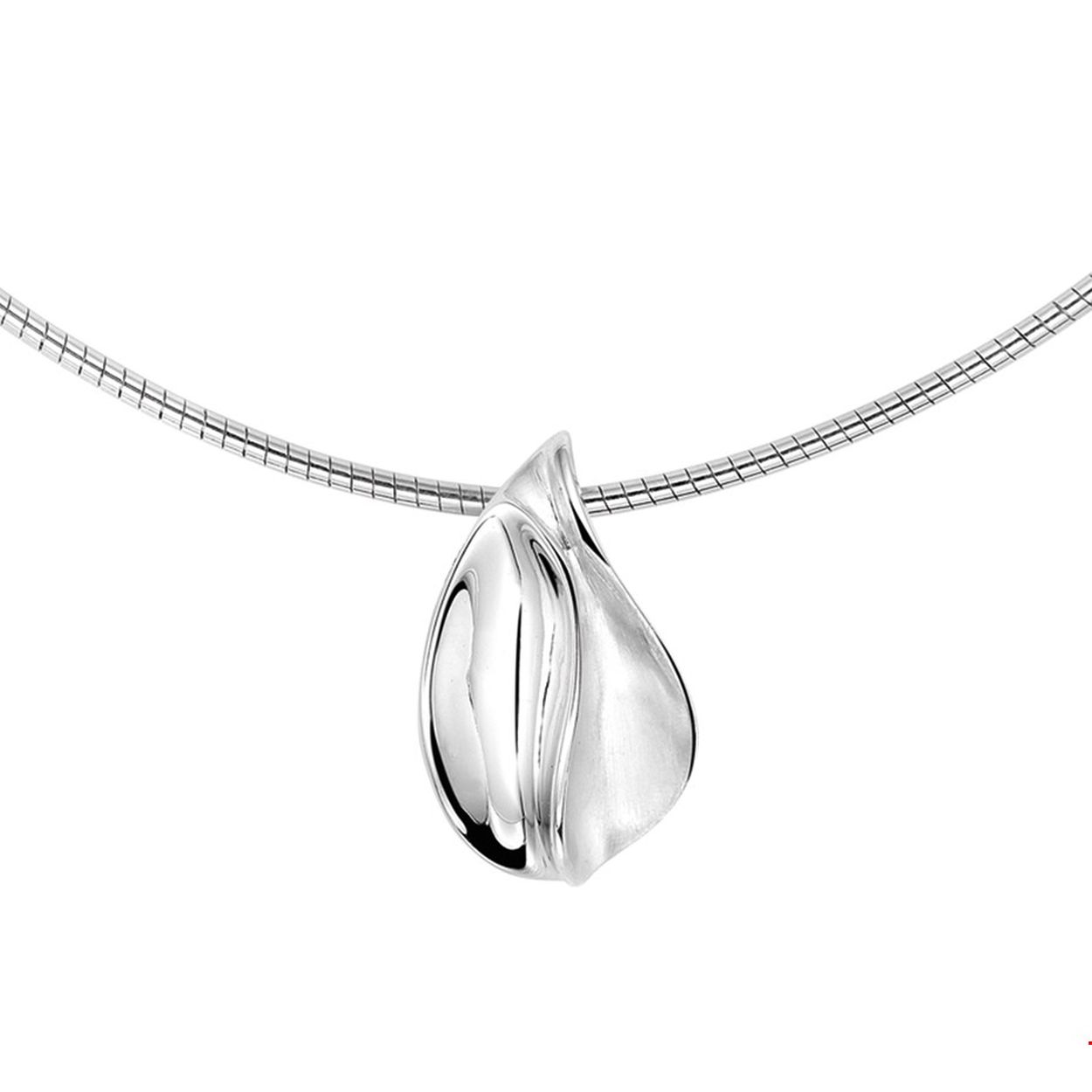 Gerhodineerd zilveren collier met een poli/gescratchte bewerking. 
Breedte: 14.5 mm
Kortste lengte: 42 mm
Langste lengte: 45 mm
Hoogte: 24 mm