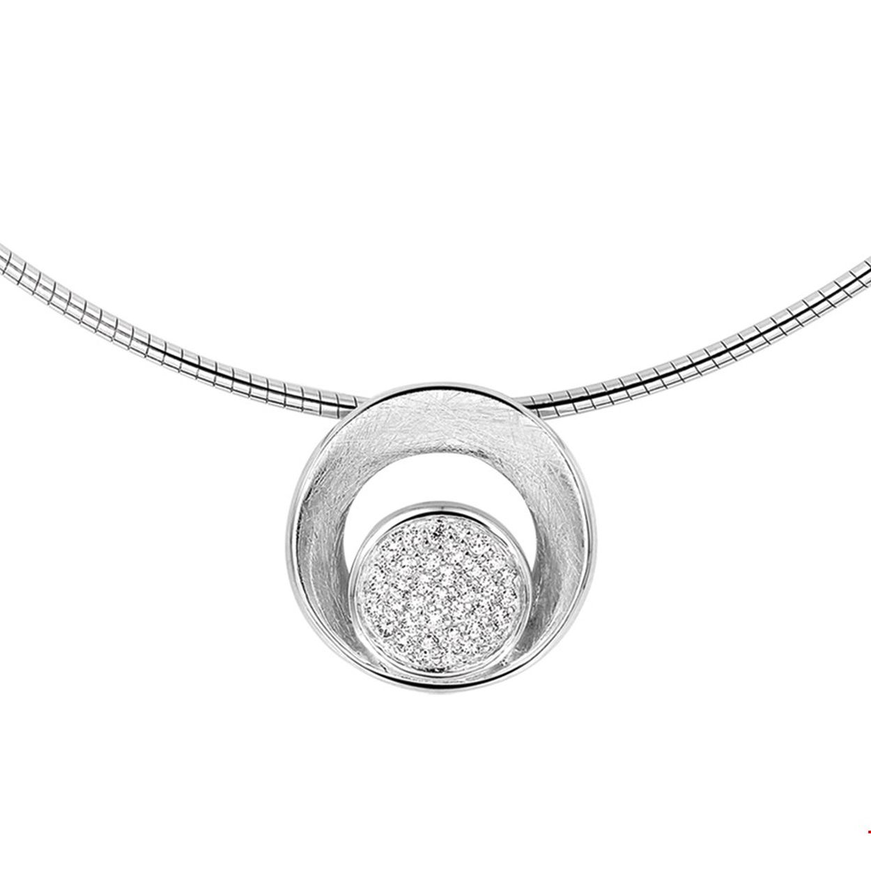 Beschrijving: Gerhodineerd zilveren collier met zirkonia en een poli/gescratchte bewerking. 
Verpakt per: 1
Doelgroep: dames
Breedte: 19.5 mm
Kortste lengte: 42 mm
Langste lengte: 45 mm
Hoogte: 20.5 mm
Zetting: pave