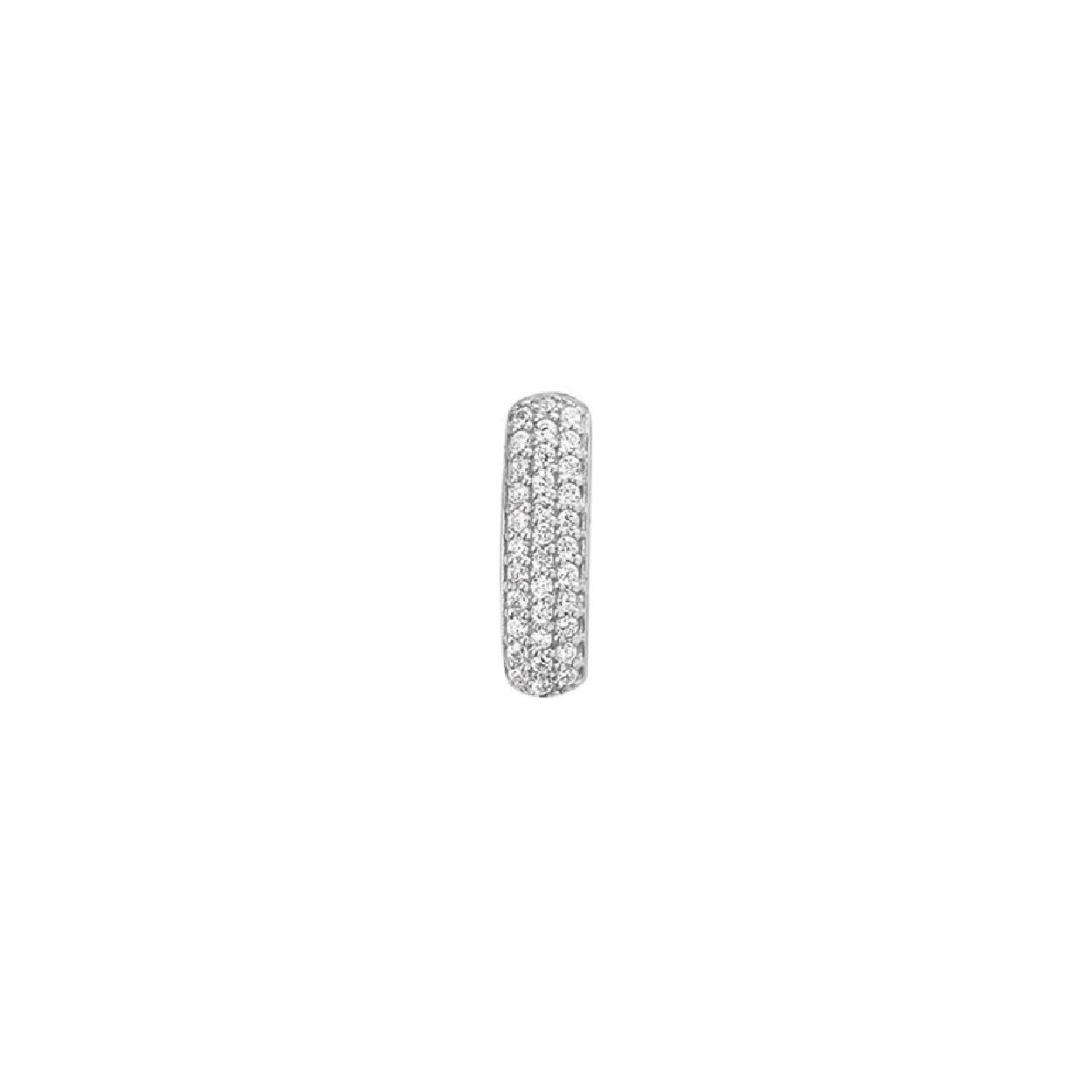 De hanger is gemaakt van gerhodineerd zilver en is zilverkleurig. Het is een sieraad voor dames.