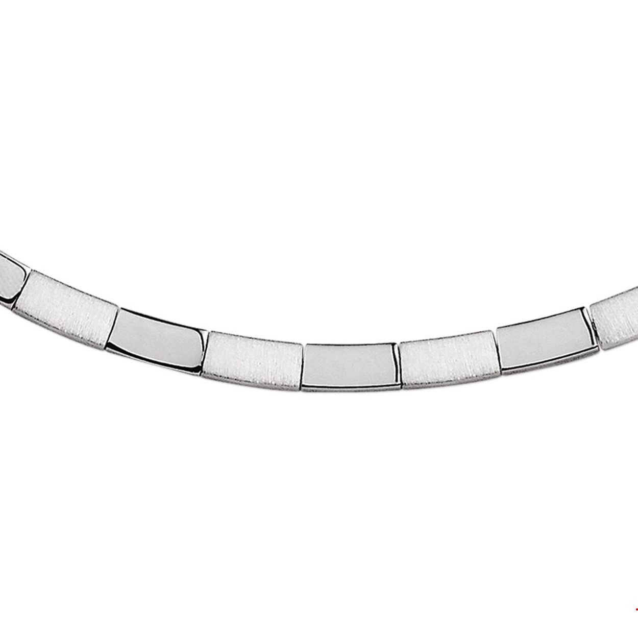 Beschrijving: Gerhodineerd zilveren collier met een poli/matte afwerking. 
Verpakt per: 1
Doelgroep: dames
Breedte: 4.5 mm
Langste lengte: 45 cm