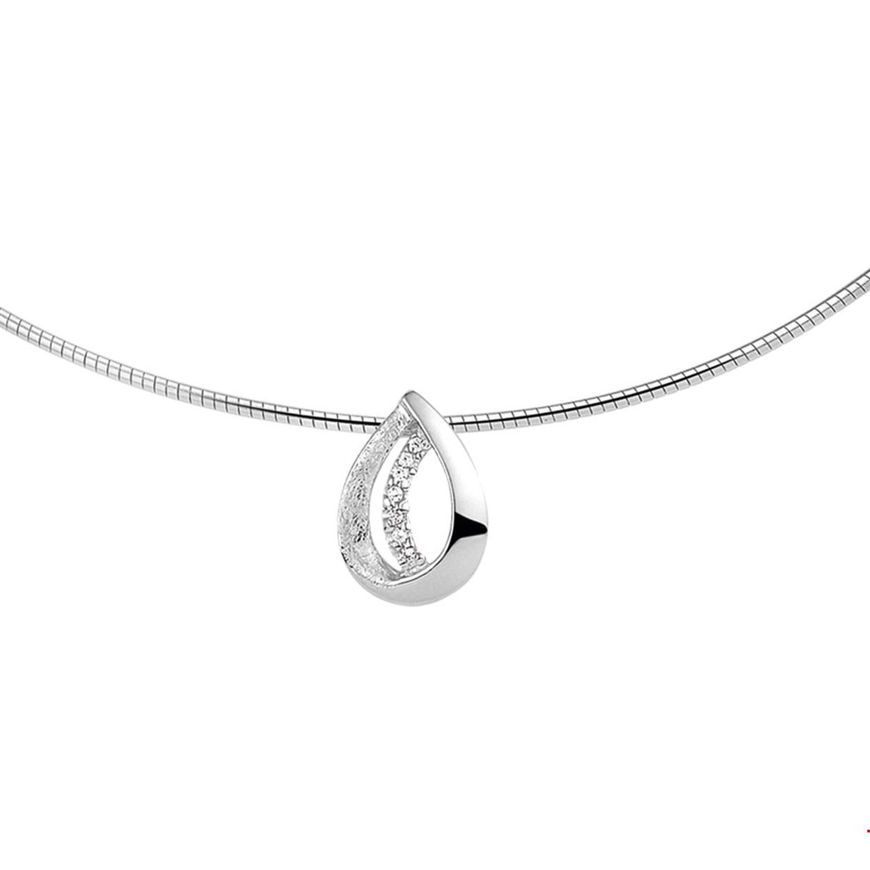 Beschrijving: Gerhodineerd zilveren collier met zirkonia en een  poli/gescratchte afwerking. De lengte van het collier bedraagt 45 cm. De schakelbreedte bedraagt 1.0mm. 
Doelgroep: dames
Breedte: 10 mm
Kortste lengte: 45 cm
Langste lengte: 45 cm
Hoogte: 14.5 mm
Zetting: entourage (rijzetting)