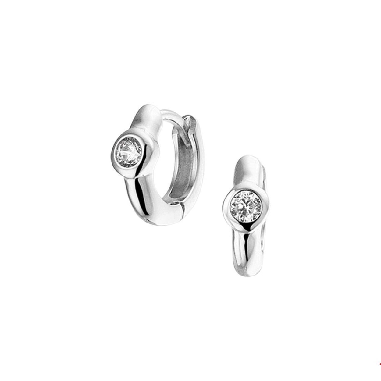 Zilveren klapcreolen met een briljant geslepen solitaire zirkonia in een zetkast. De klapcreolen hebben een diameter van 10.5mm en een breedte van 3.5mm. 
Breedte: 3.5 mm
Zetting: solitaire (kastzetting)