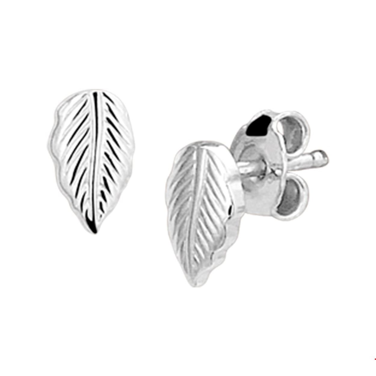 Beschrijving: Trendy gerhodineerd zilveren veer oorknoppen met een afmeting van 7.5x4.5mm. De oorknoppen zijn te combineren met bijpassende sieraden uit onze collectie. Veertjes zijn helemaal de trend!. Ben je helemaal van het hier en nu?. Dan mogen deze oorknoppen niet missen in jou sieraden stash!.
Doelgroep: dames
Breedte: 4.5 mm
Hoogte: 7.5 mm