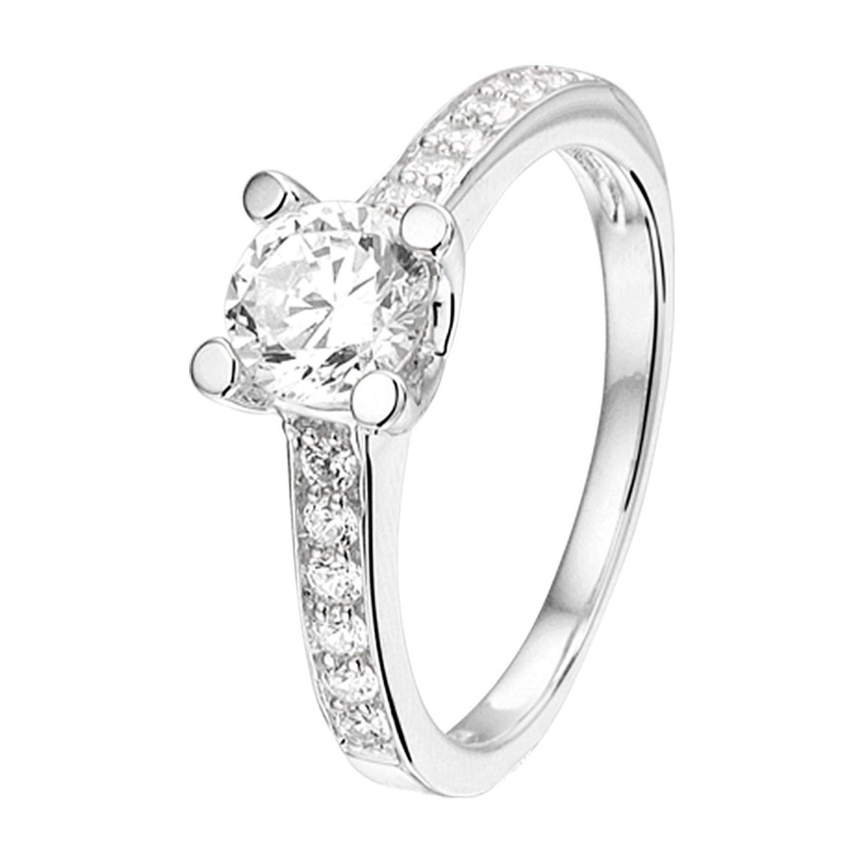 Chique gerhodineerd zilveren ring van 6.5mm breed uitgevoerd met een luxe rijzetting van briljant geslepen zirkonia en 6mm zirkonia in een chaton zetting. De ring heeft een stijlvolle uitstraling en de blinkende zirkonia stenen maken dit sieraad tot een echte eyecatcher.