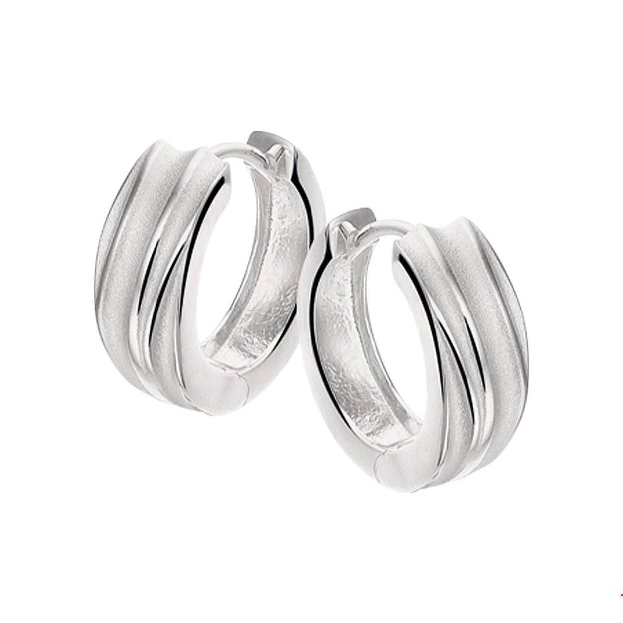 Beschrijving: Gerhodineerd zilveren klapcreolen met een poli/matte afwerking. 
Verpakt per: 1
Doelgroep: dames
Breedte: 5.5 mm