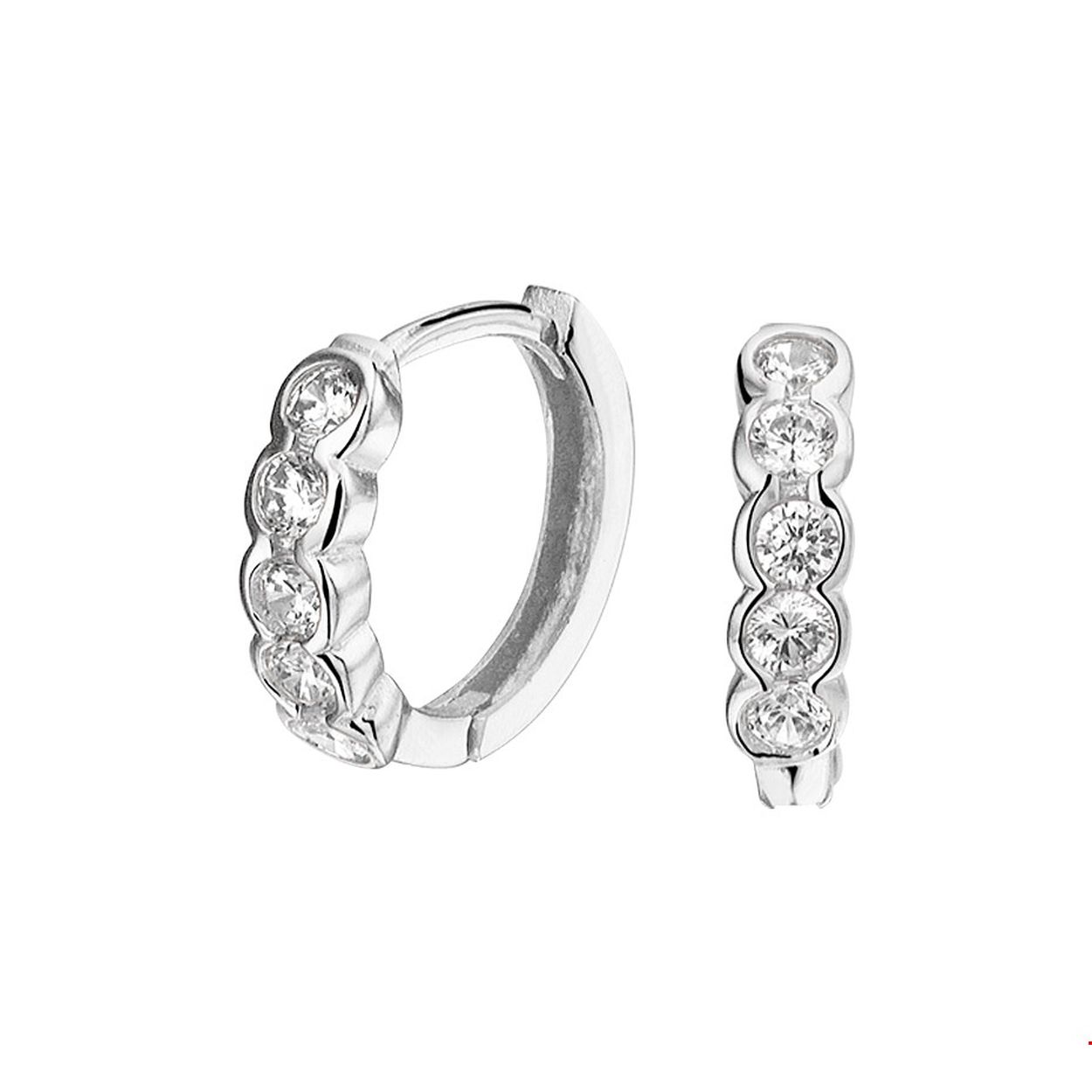 Beschrijving: Chique gerhodineerd zilveren klapcreolen van 14.5x4mm uitgevoerd met een luxe rijzetting van briljant geslepen zirkonia en stevige scharnier sluiting. Met schitterende details, zoals de sprankelende zirkonia stenen, is sieraad perfect te dragen op momenten dat jijzelf wilt stralen met mooie sieraden!. Tip: Combineer deze klapcreolen met sieraden uit onze collectie en creeer zo een schitterende set!. 
Verpakt per: 1
Doelgroep: dames
Breedte: 4 mm
Zetting: alliance (rijzetting)