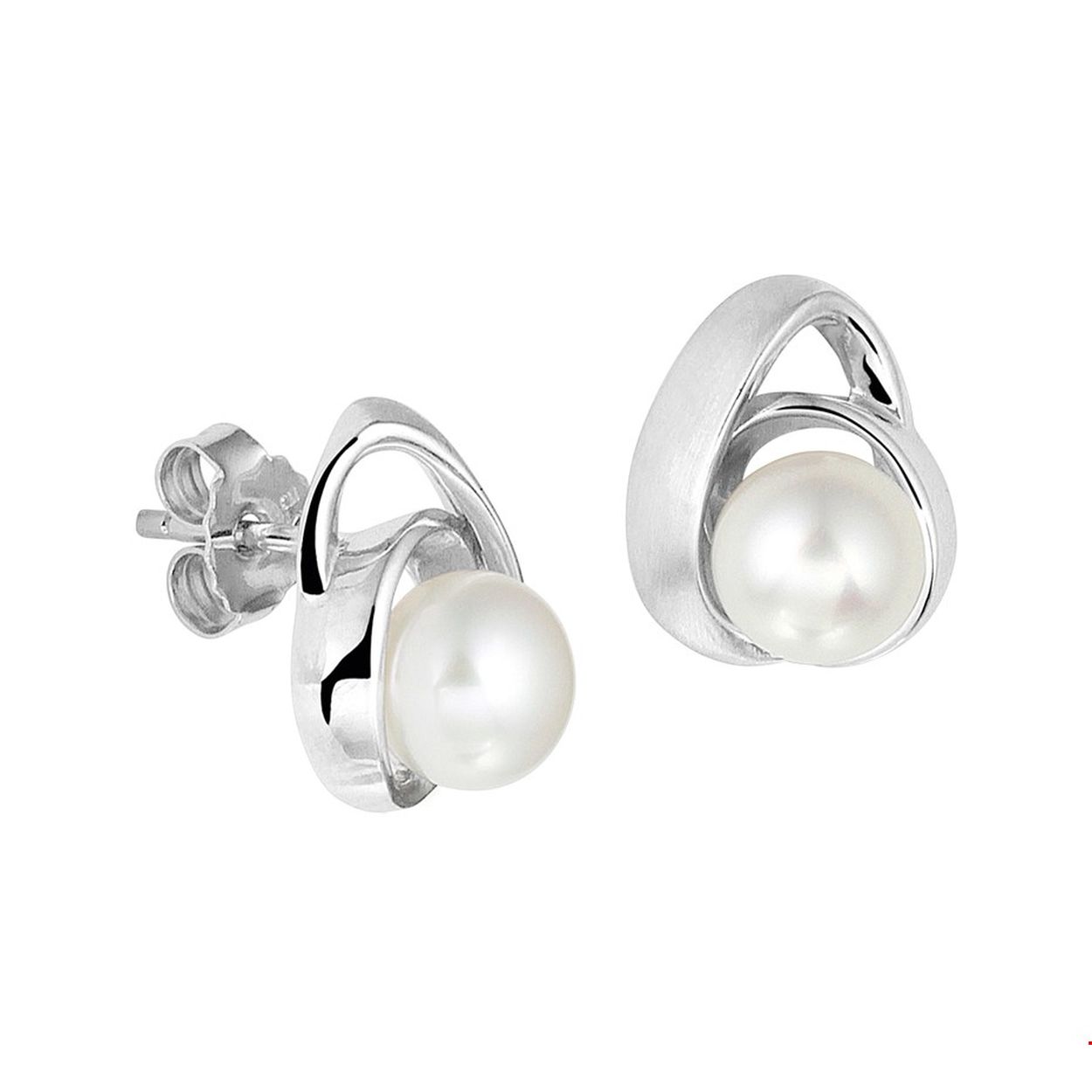 Beschrijving: Chique gerhodineerd zilveren oorknoppen uitgevoerd met een zoetwaterparel van 7mm en een stevige poussette sluiting. De oorknoppen zijn te combineren met bijpassende sieraden uit onze collectie. Info: Gerhodineerd zilver is door de rhodiumlaag beter bestand tegen verkleuren en krassen.
Verpakt per: 1
Doelgroep: dames
Breedte: 11 mm
Hoogte: 13.5 mm