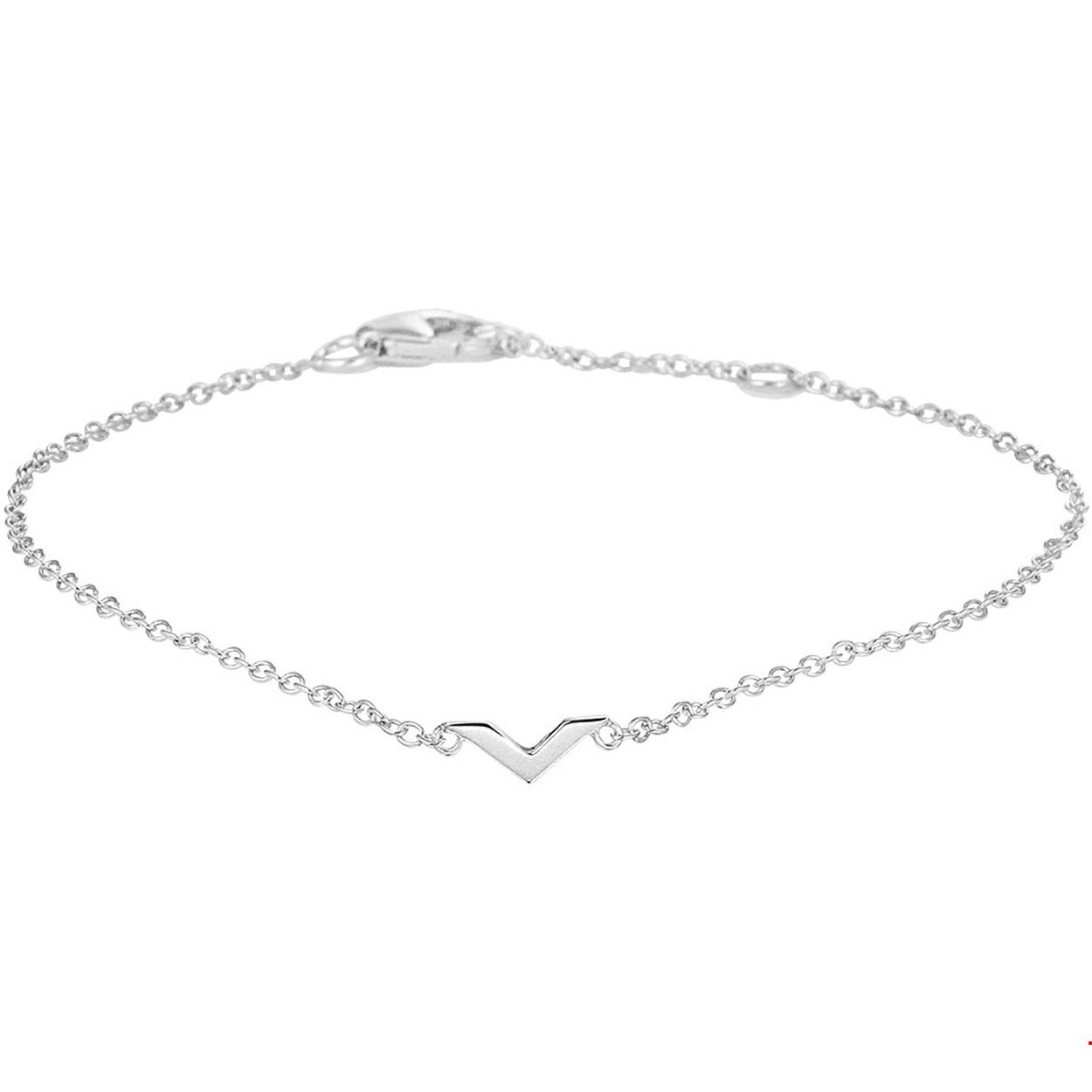 Beschrijving: Trendy gerhodineerd zilveren armband met draaglengtes van 16.5-18-19.5cm uitgevoerd met een stevige karabijn sluiting. Je kunt tegenwoordig niet meer om de minimalistische sieraden heen. Het is een echte trend die niet in je sieradenbox mag ontbreken! Info: Gerhodineerd zilver is door de rhodiumlaag beter bestand tegen verkleuren en krassen.
Verpakt per: 1
Doelgroep: dames
Breedte: 9 mm
Kortste lengte: 16.5 mm
Langste lengte: 19.5 mm
Hoogte: 3.5 mm