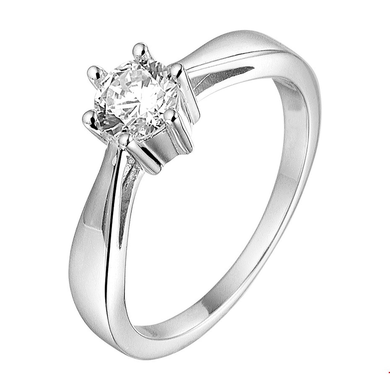 Klassiek gerhodineerd zilveren ring uitgevoerd met een schitterende zirkonia steen van 5mm in een chaton zetting. Door het tijdloze ontwerp kunt u de ring nog jarenlang zorgeloos dragen. Tip: Combineer de ring met andere tijdloze sieraden uit onze collectie en creeer zo elke keer weer een nieuwe look! Info: Gerhodineerd zilver is door de rhodiumlaag beter bestand tegen verkleuren en krassen.