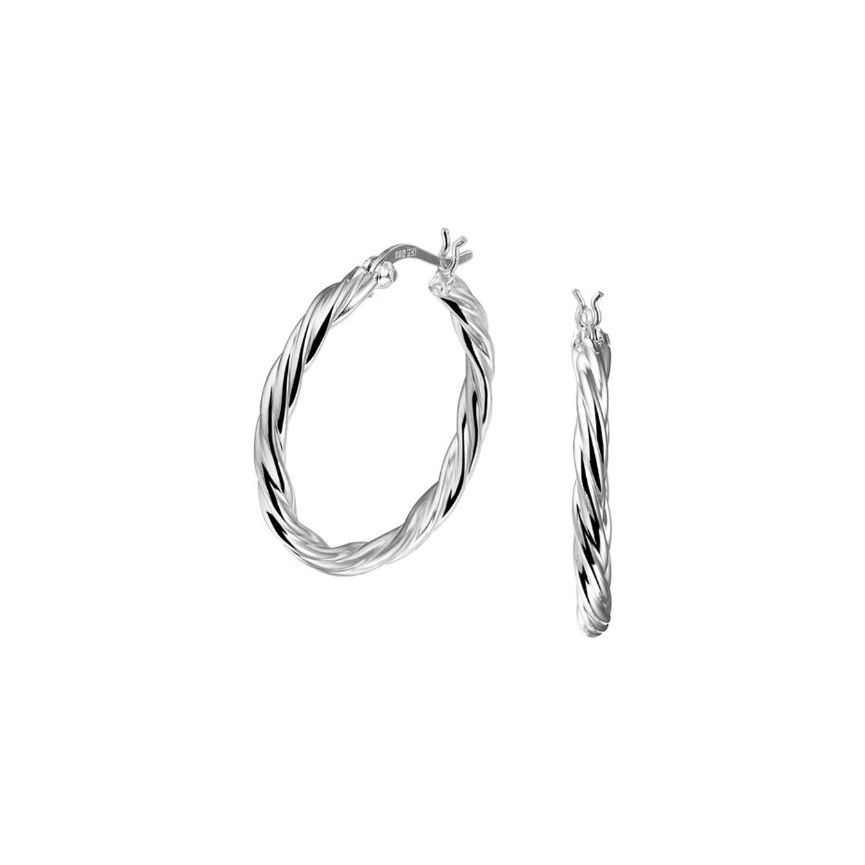 Beschrijving: Klassieke gerhodineerd zilveren creolen met een afmeting van 30.5x3.2mm uitgevoerd met een gedraaide buis en een stevige scharnier sluiting. Info: Gerhodineerd zilver is door de rhodiumlaag beter bestand tegen verkleuren en krassen.
Verpakt per: 1
Doelgroep: dames
Breedte: 3.2 mm