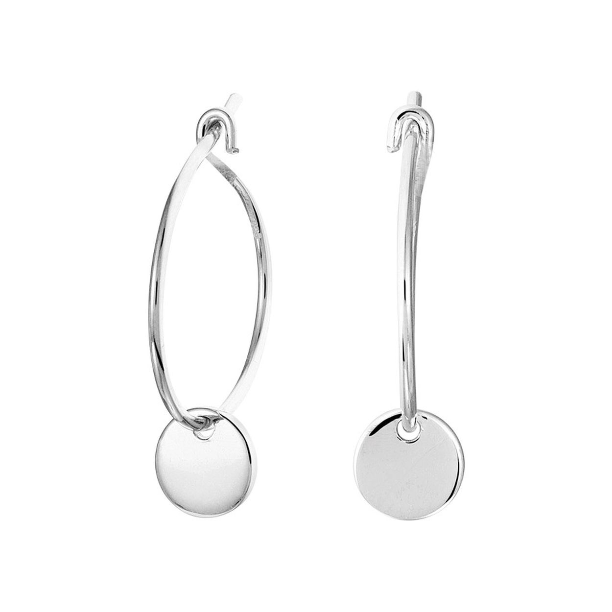 Trendy gerhodineerd zilveren oorringen met een afmeting van 15x0.8mm uitgevoerd met een poli afgewerkt rondje van 6mm. Tip: Leuk om kado te geven! Zie je ze al stralen? Info: Gerhodineerd zilver is door de rhodiumlaag beter bestand tegen verkleuren en krassen.