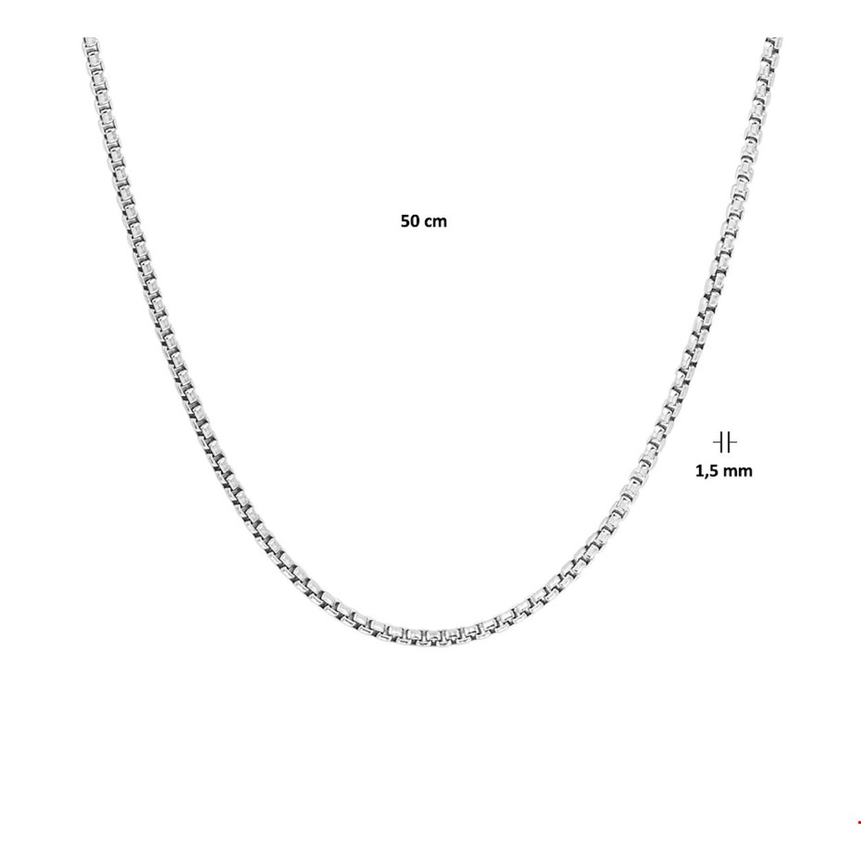 Beschrijving: Gerhodineerd zilveren collier met een venetiaanse schakel van 1.5mm. Het collier heeft een draaglengte van 50cm en is uitgevoerd met een stevige karabijn sluiting. Info: Gerhodineerd zilver is door de rhodiumlaag beter bestand tegen verkleuren en krassen.