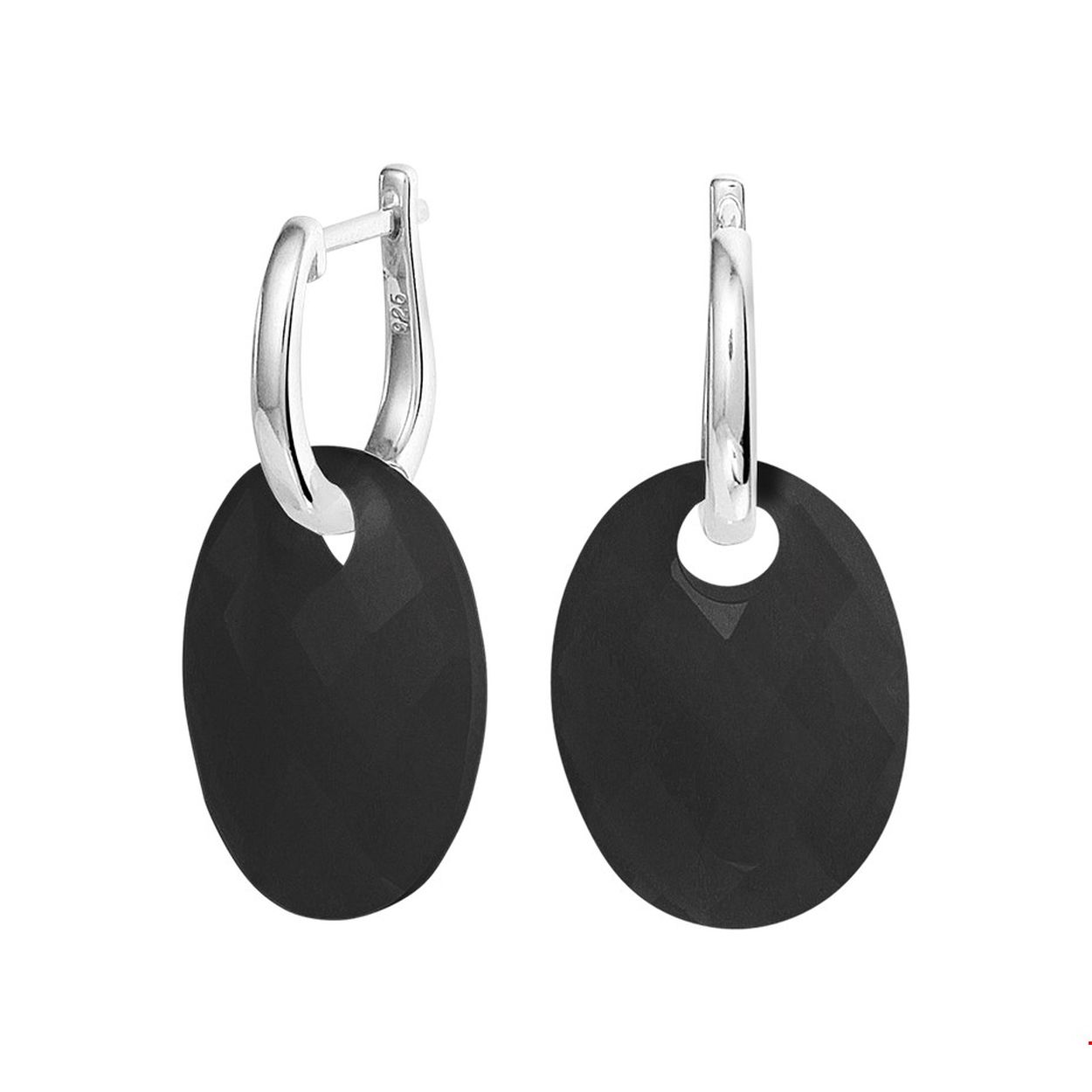 Beschrijving: Gerhodineerd zilveren oorringen uitgevoerd met een schitterende onyx van 20x15mm. Tip: Leuk om kado te geven! Zie je ze al stralen?