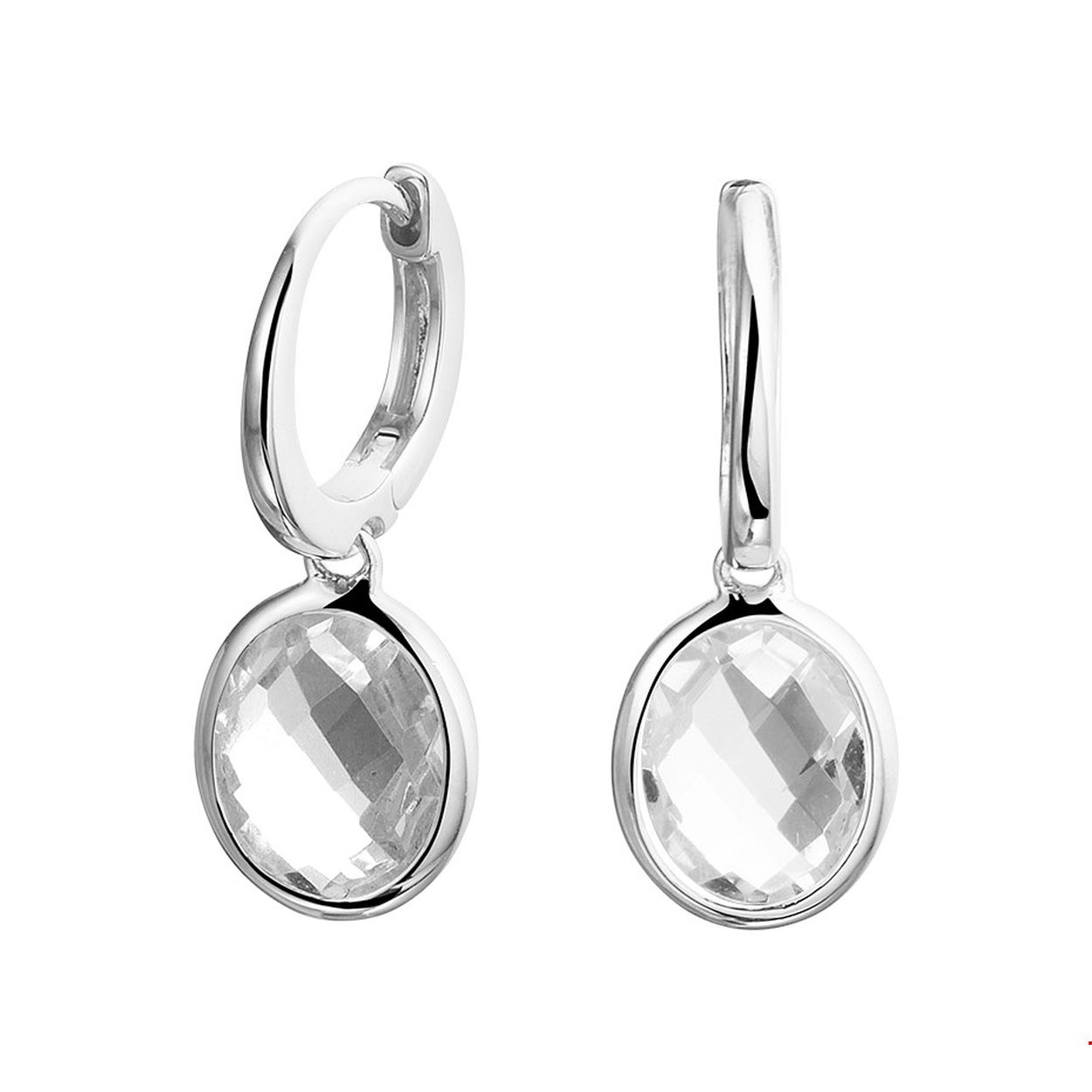 Chique gerhodineerd zilveren oorringen uitgevoerd met schitterende wit topaas hangers en een stevige scharnier sluiting. De klapoorringen hebben een totale hoogte van 2.6cm en de hanger heeft een afmeting van 14.5x10mm.