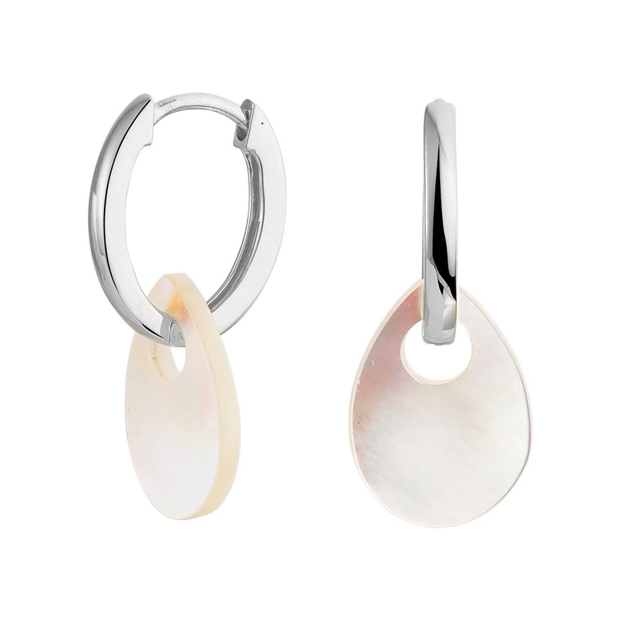 Gerhodineerd 925 zilveren oorringen uitgevoerd met een druppelvormige parelmoer hanger. De oorringen hebben een totale hoogte van 2.6cm. De hangers hebben een afmeting van 15x11mm.