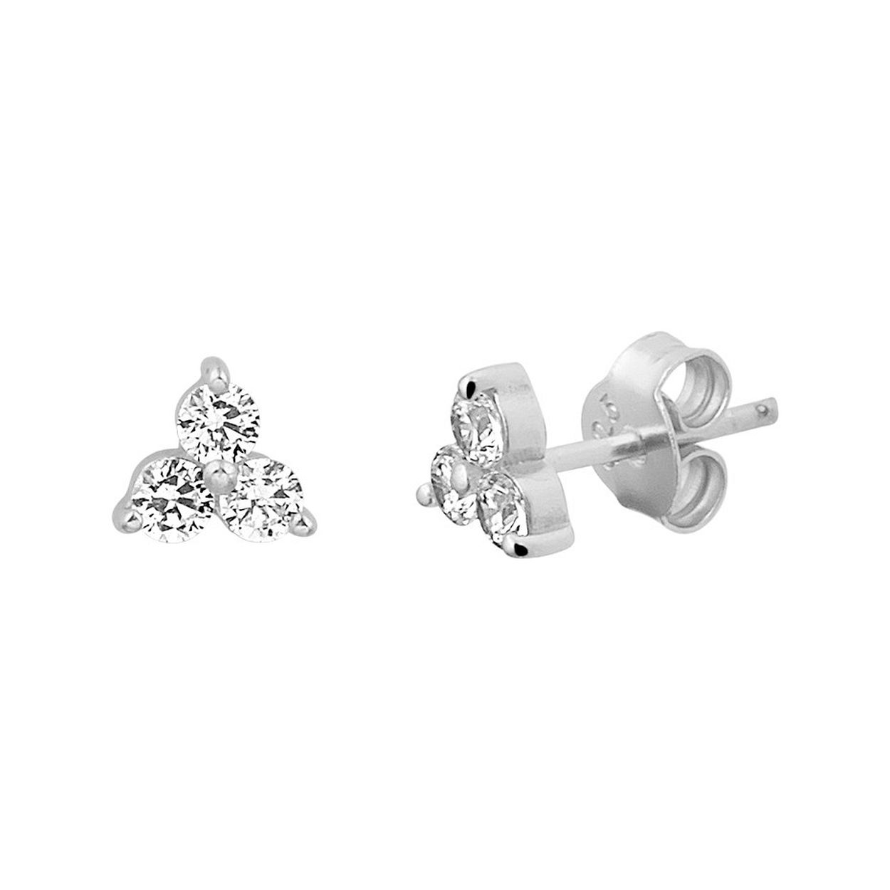 Gerhodineerd 925 zilveren oorknoppen uitgevoerd met een schitterende zirkonia rij. De oorknoppen hebben een afmeting van 5.5x6mm.