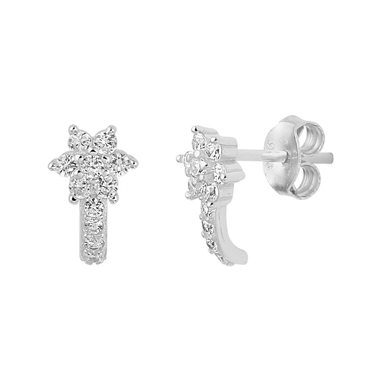 Gerhodineerd 925 zilveren oorknoppen uitgevoerd met schitterend zirkonia. De oorknoppen hebben een afmeting van 9.5x5.5mm.