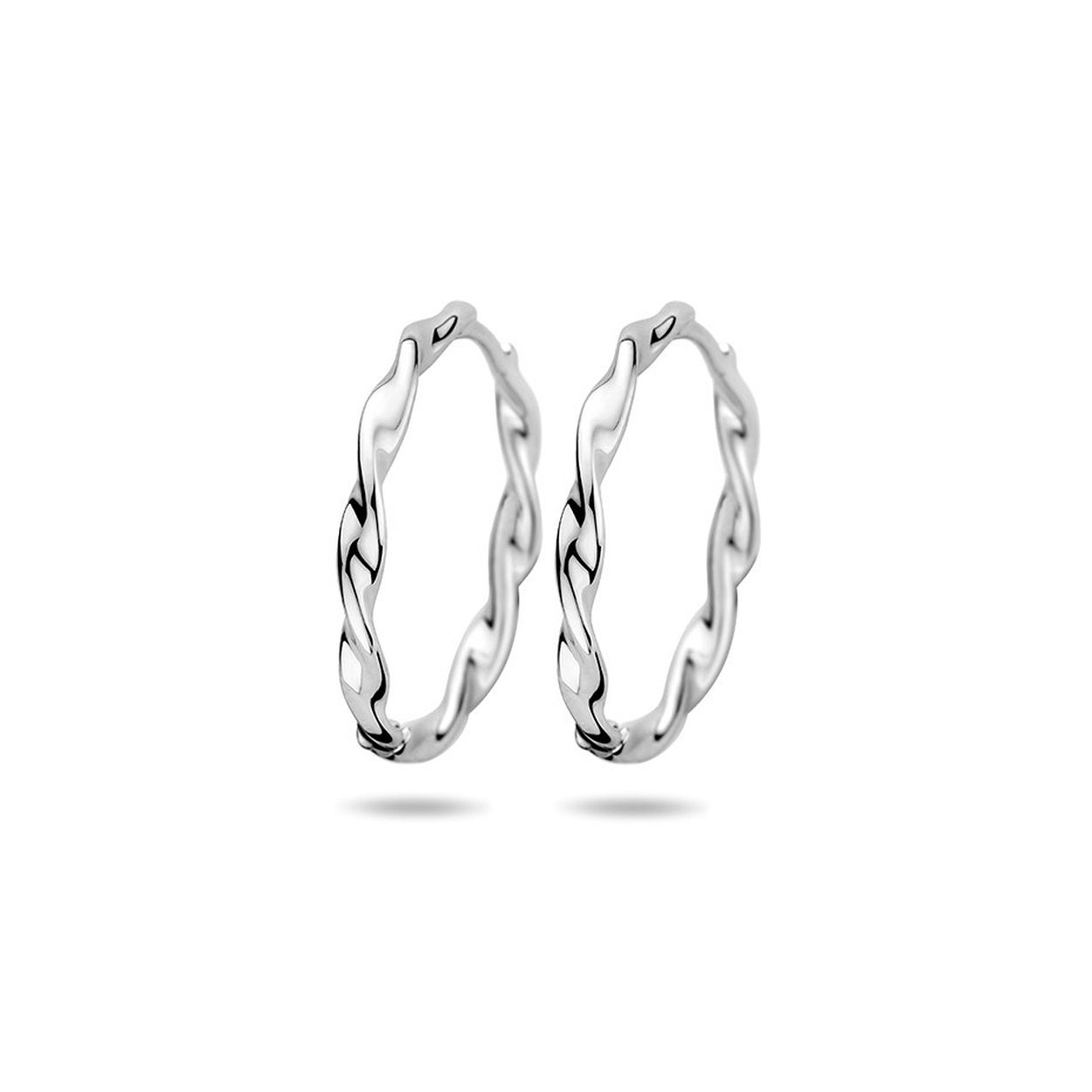 Gerhodineerd 925 zilveren klapoorringen. De oorringen hebben een afmeting van 24.5x2.5mm.