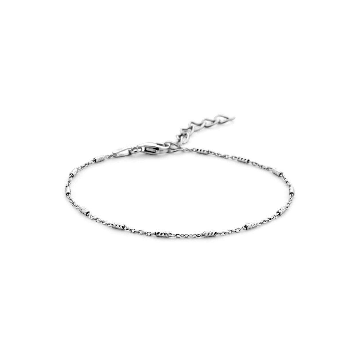Gerhodineerd 925 zilveren armband uitgevoerd met buisjes van 1.3mm breed. De armband heeft een draaglengte van 16cm met een extensie van 3cm en een stevige karabijn sluiting.