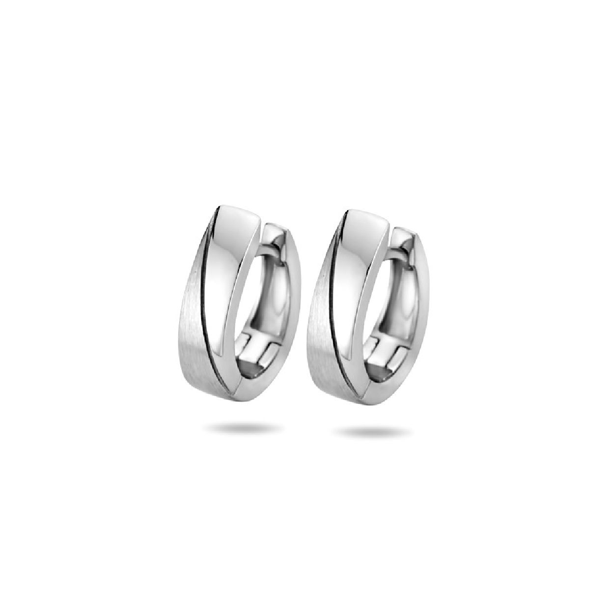 Deze oorringen zijn gemaakt van gerhodineerd zilver en ze zijn zilverkleurig. Het is een sieraad voor dames.