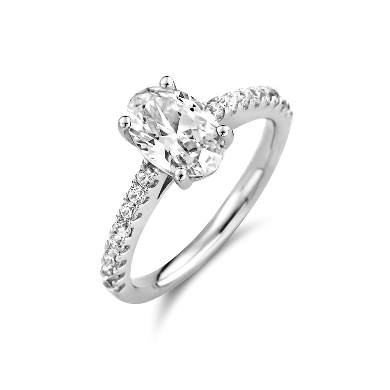 Gerhodineerd 925 zilveren ring uitgevoerd met een schitterende zirkonia rij. De ring heeft een breedte van 9mm.