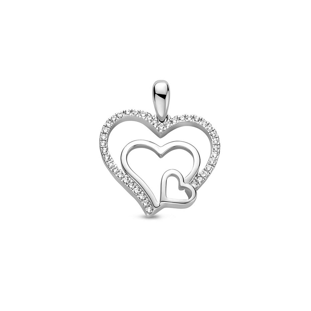 Gerhodineerd 925 zilveren hanger uitgevoerd in de vorm van een hart met daarin een schitterende zirkonia rij. De hanger heeft een totale hoogte van 2.2cm en een breedte van 18mm.