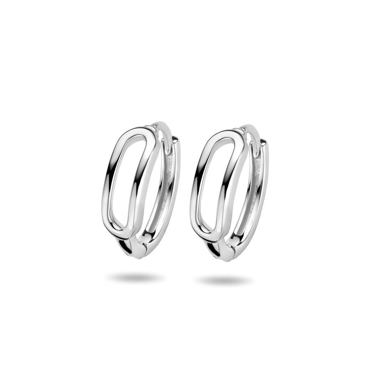 Gerhodineerd 925 zilveren klapoorringen. De oorringen hebben een afmeting van 11.5x4mm.