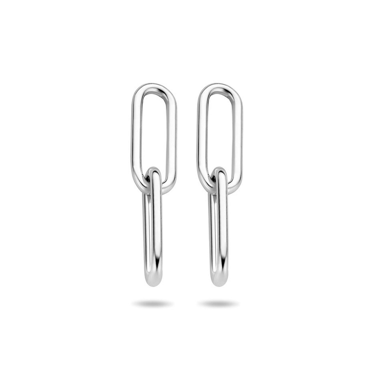 Gerhodineerd 925 zilveren oorhangers. De twee schakels hebben een hoogte van 15.5mm en een breedte van 6mm.