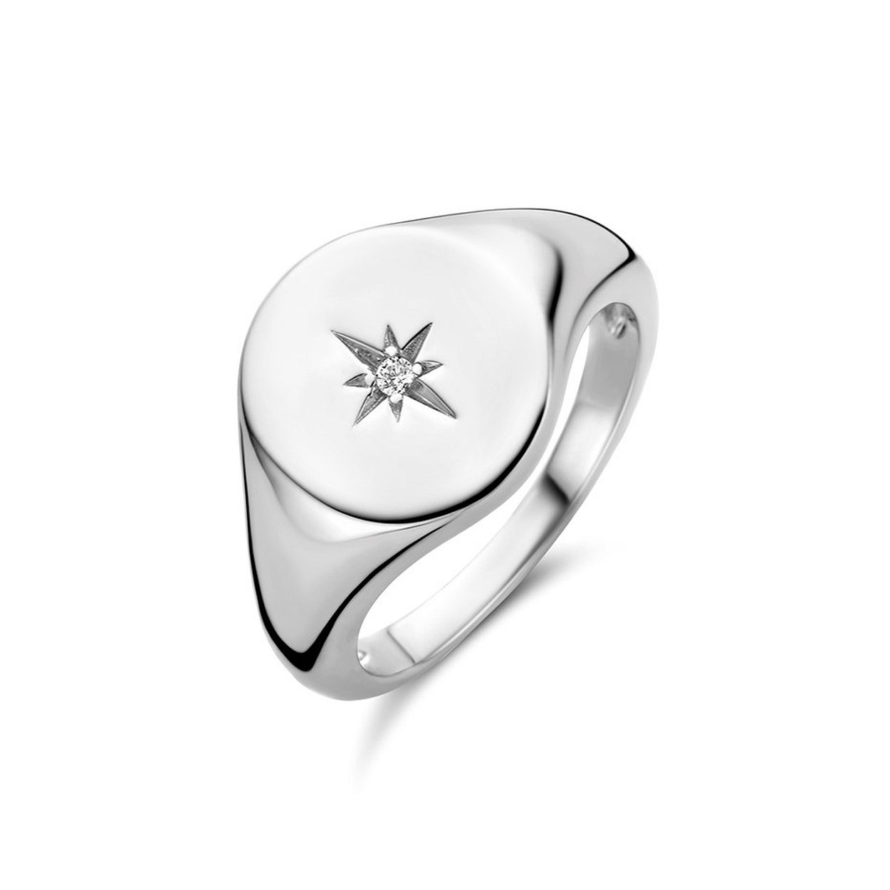 Gerhodineerd 925 zilveren zegelring uitgevoerd met een schitterende zirkonia. De ring heeft een breedte van 12.5mm.