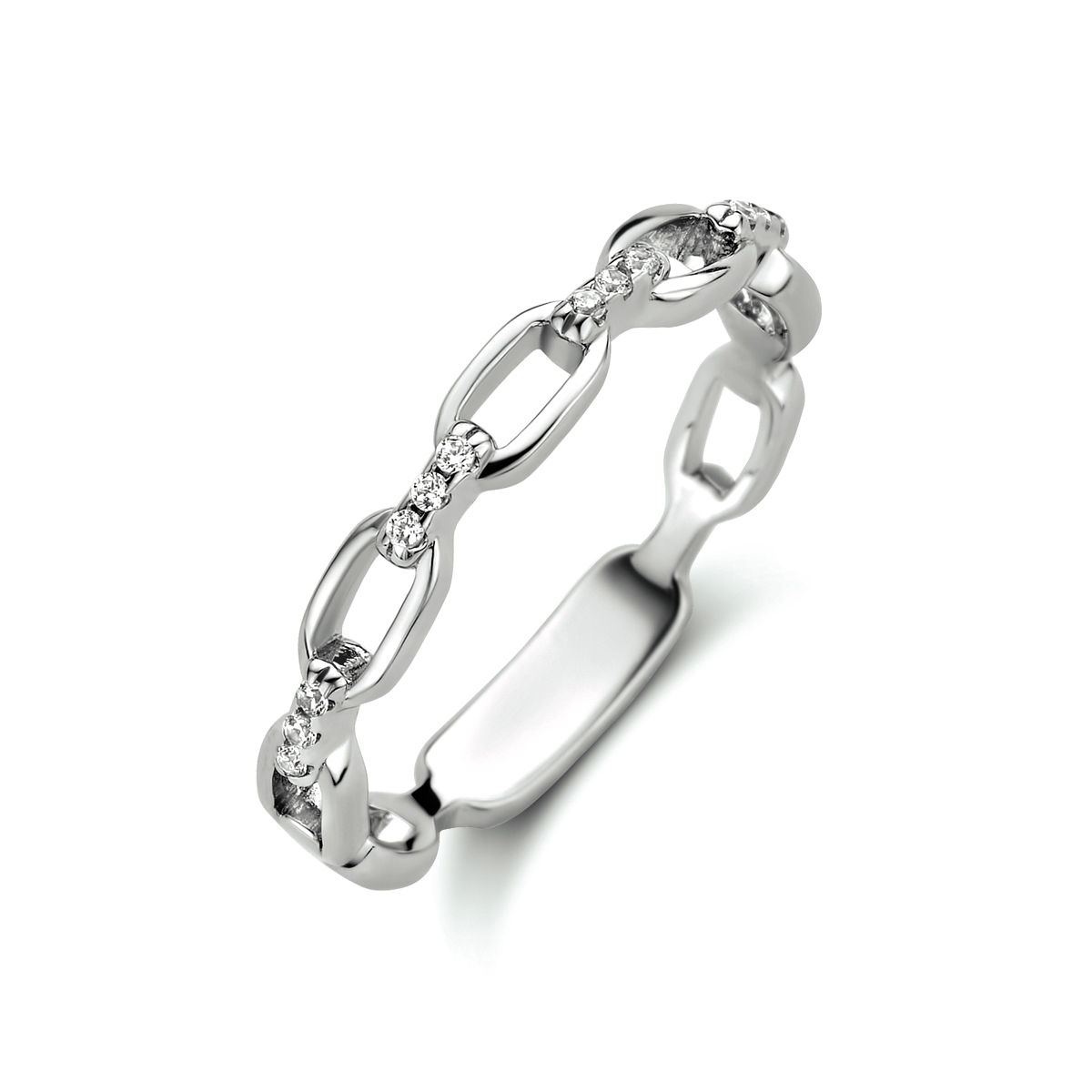 Gerhodineerd 925 zilveren ring uitgevoerd in schakelmotief en met helder zirkonia. De ring heeft een breedte van 3.2mm. mt 17.75