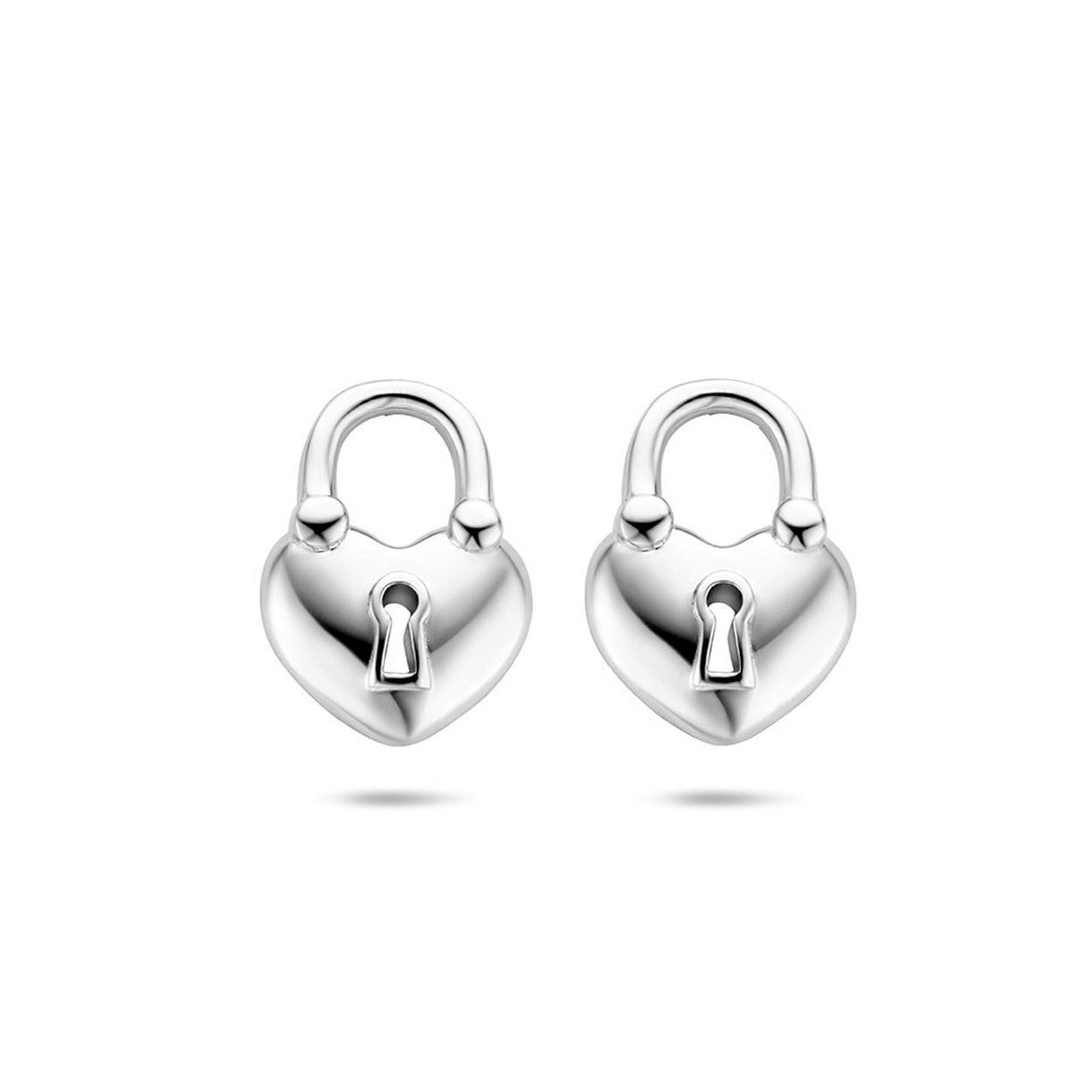 Gerhodineerd 925 zilveren oorknoppen uitgevoerd in de vorm van een hartje/slotje. De oorknoppen hebben een afmeting van 12x8.5mm.