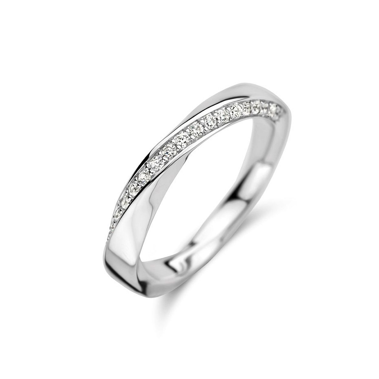 Gerhodineerd 925 zilveren ring uitgevoerd met een schitterende zirkonia rij. De ring heeft een breedte van 3.5mm.