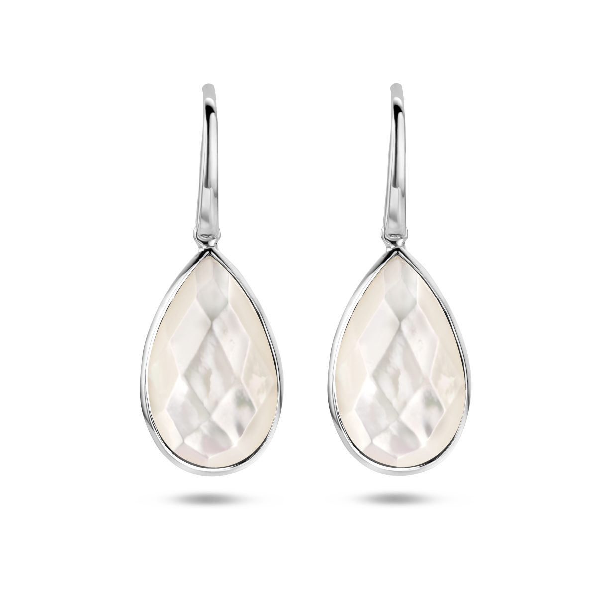 Gerhodineerd 925 zilveren oorhangers met parelmoer.