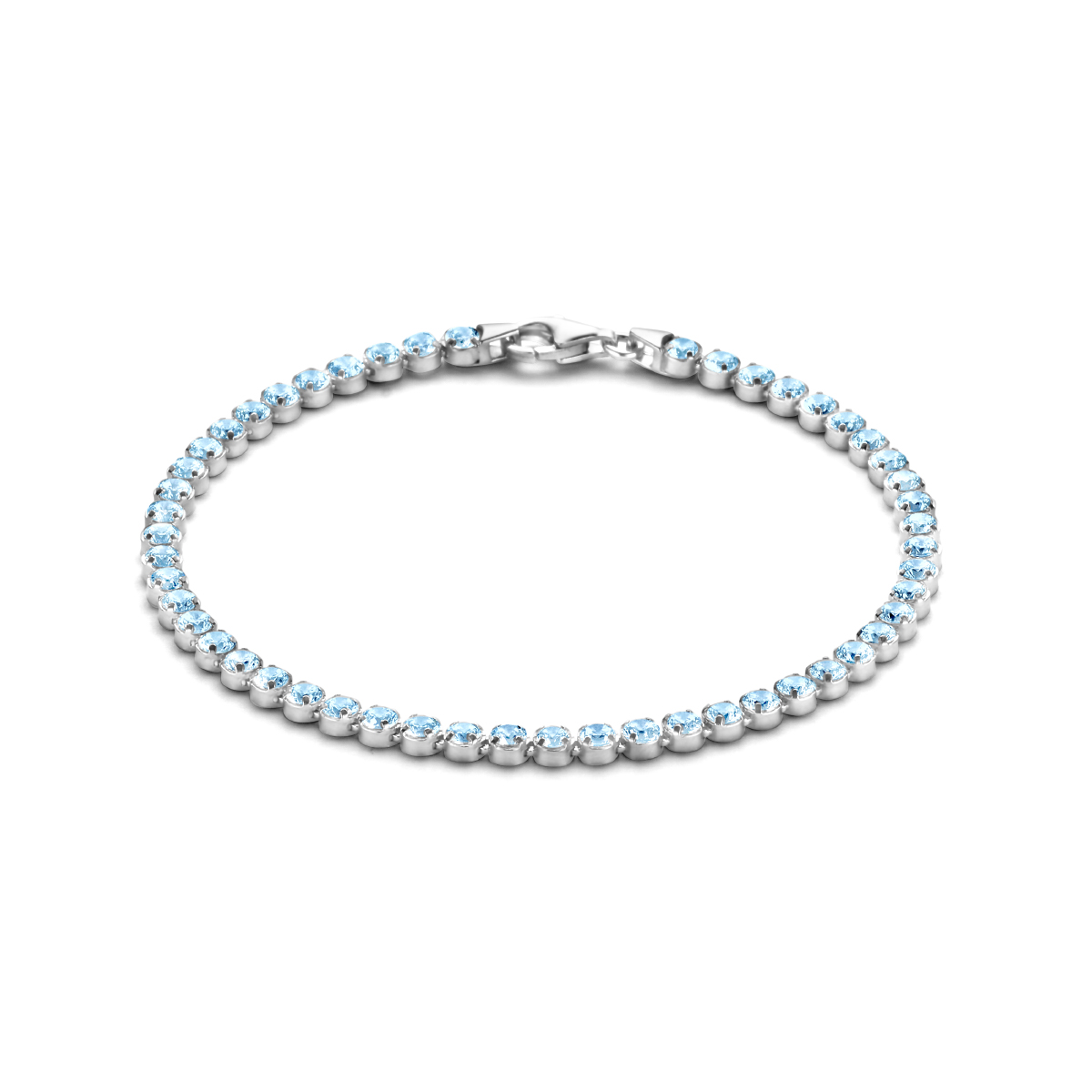 Gerhodineerd 925 zilveren tennisarmband met synthetisch aquamarijn. De armband heeft een draaglengte van 16cm en een extensie van 3cm. Uitgevoerd met een karabijn sluiting.
