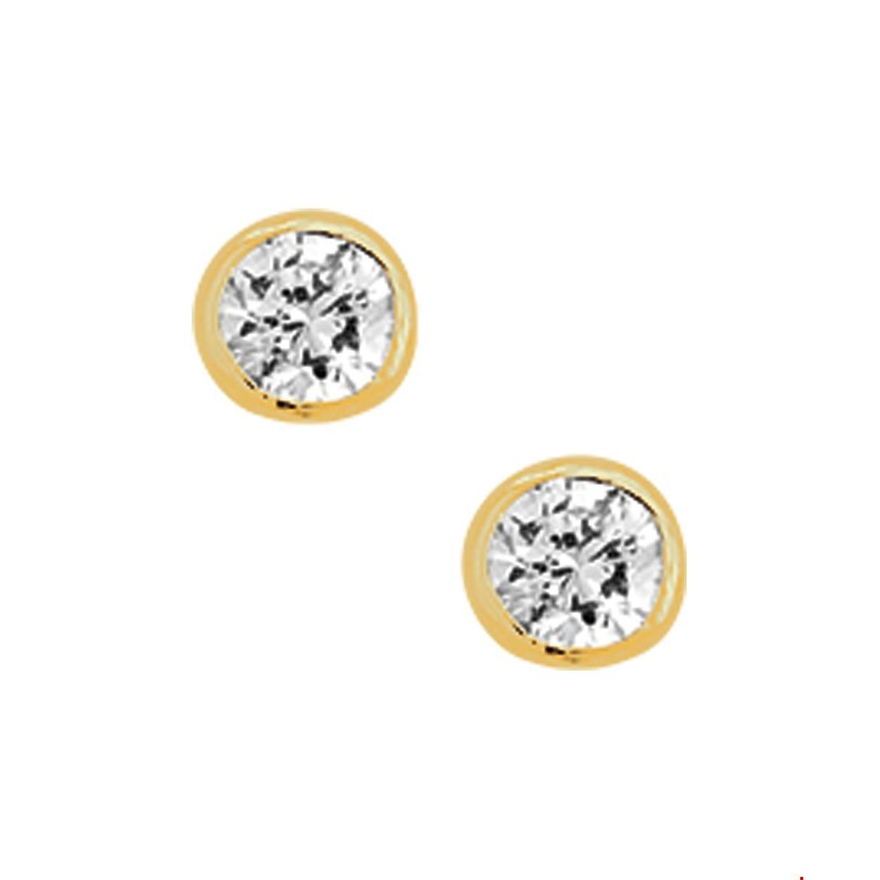 Beschrijving: Zilveren oorknoppen met zirkonia. De oorknoppen hebben een geelgouden plating. 
Uniekenummer serie: 26485
Doelgroep: dames
Zetting: solitaire (kastzetting)
(GEEN GARANTIE OP PLATING)