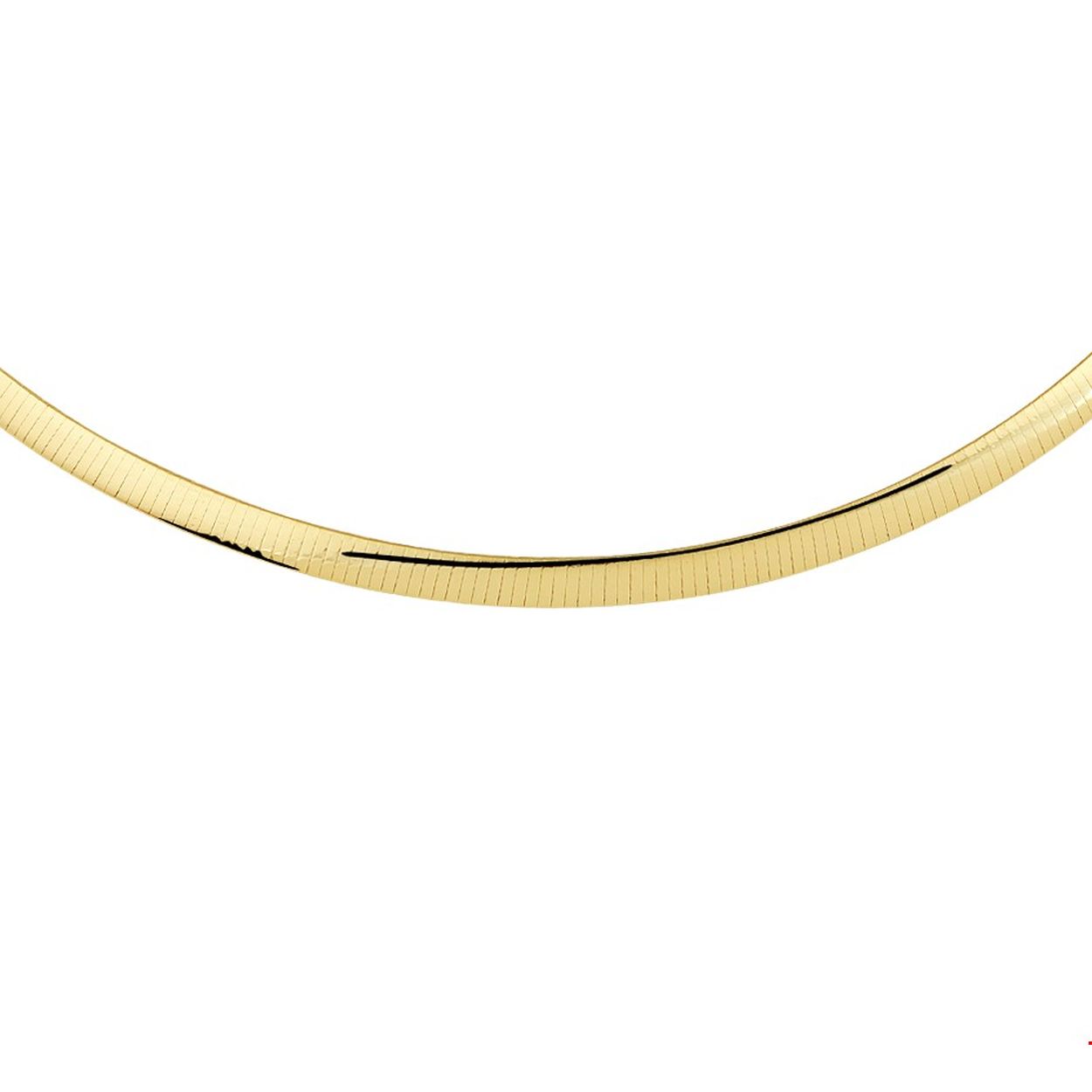Stijlvol geelgoud op zilveren omega collier uitgevoerd met een stevige karabijn sluiting. Het collier heeft een draaglengte van 42cm en een extensie van 3cm.