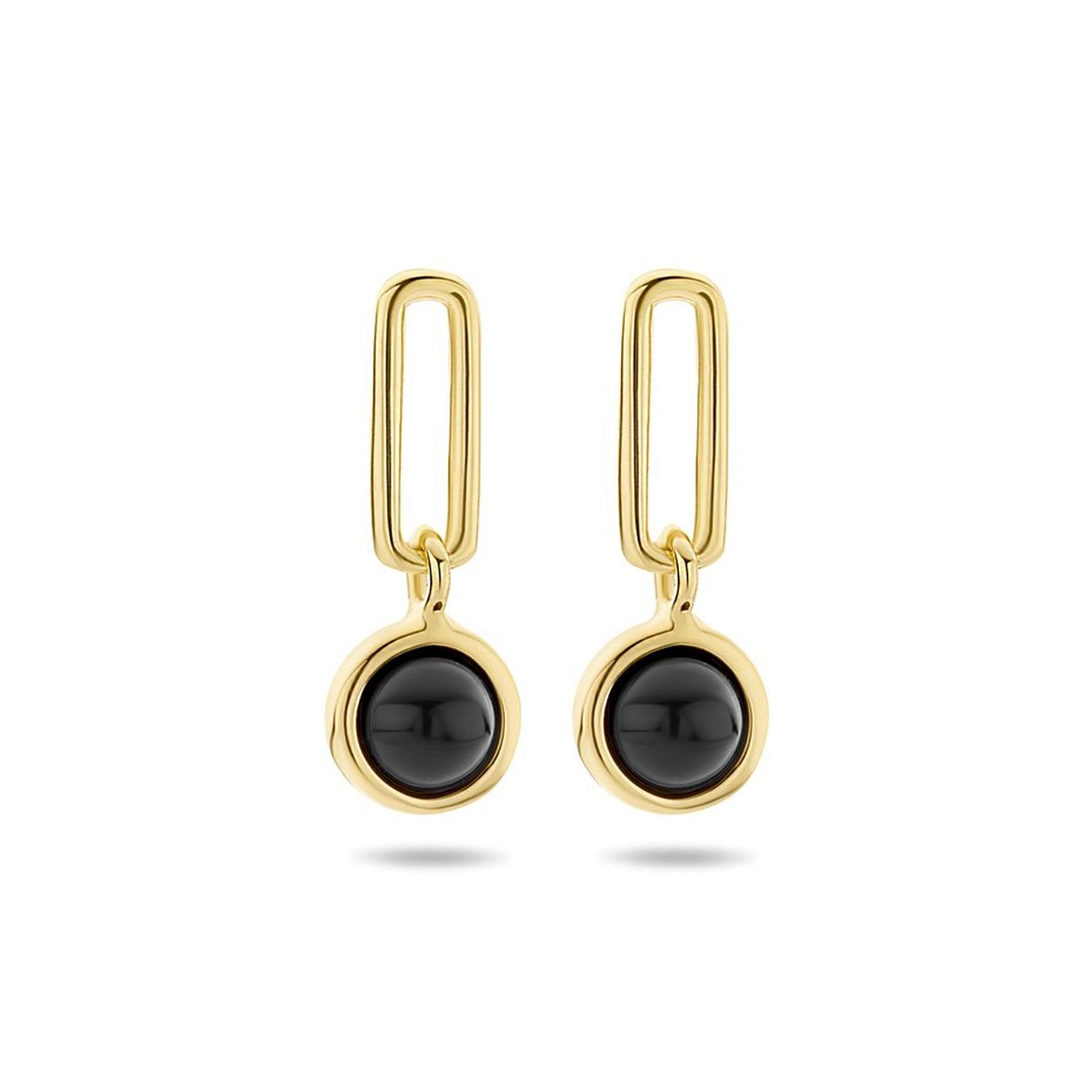 Geelgoud op 925 zilveren oorhangers uitgevoerd met een schitterende onyx. De oorhangers hebben een totale hoogte van 2cm en een breedte van 7mm.