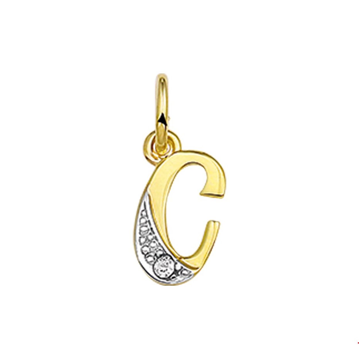 Beschrijving: Creeer een heel persoonlijk collier met deze diamant letter hanger. Kies de initialen van een dierbare je geliefde of misschien wel gewoon die van jezelf! Details: Geelgouden hanger met de letter C en een afmeting van 10.5x6mm.
Uniekenummer serie: 35753
Verpakt per: 1
Doelgroep: dames
Zetting: solitaire